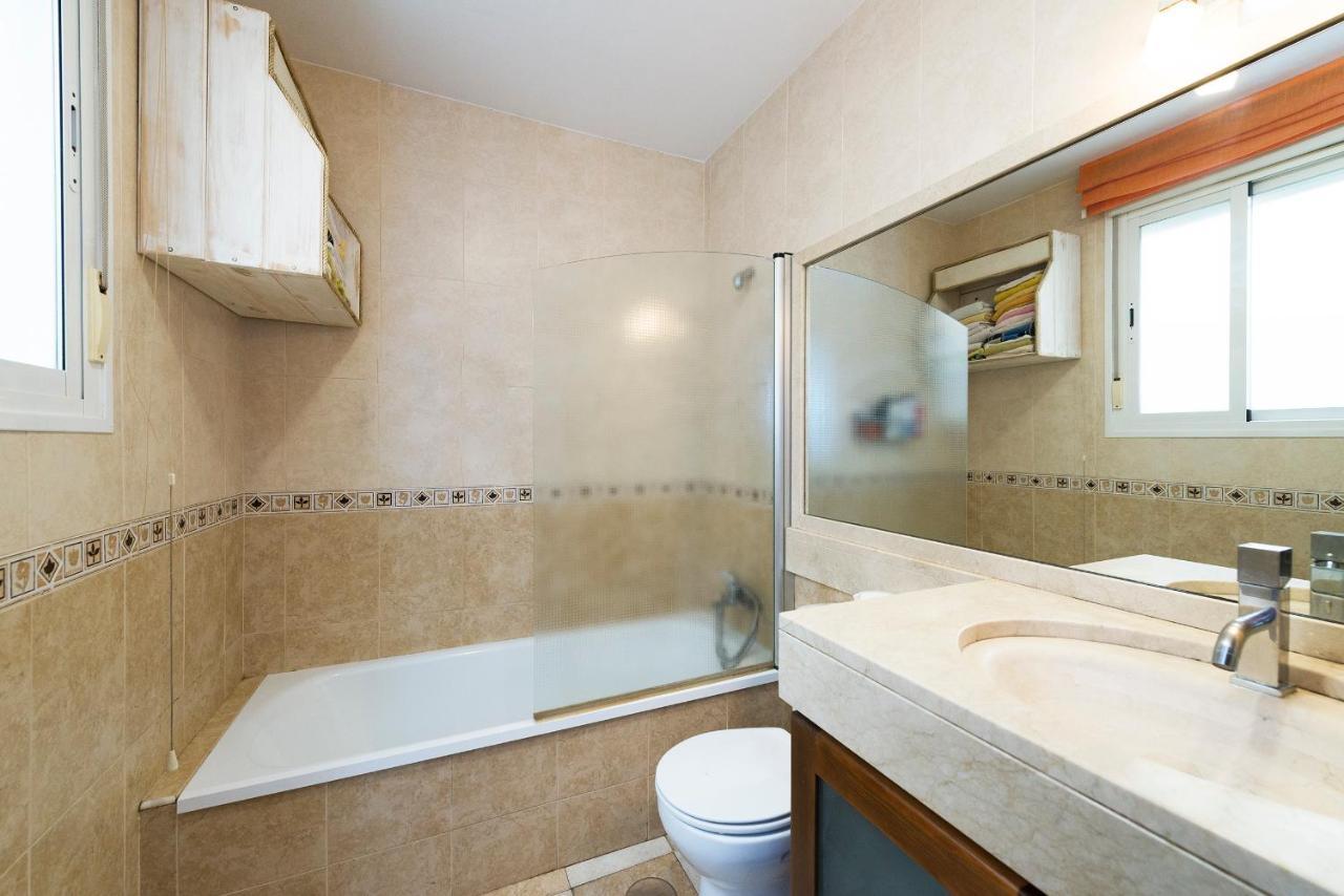 Estupendo apartamento en segunda línea de playa Torre de Benagalbon Exterior foto
