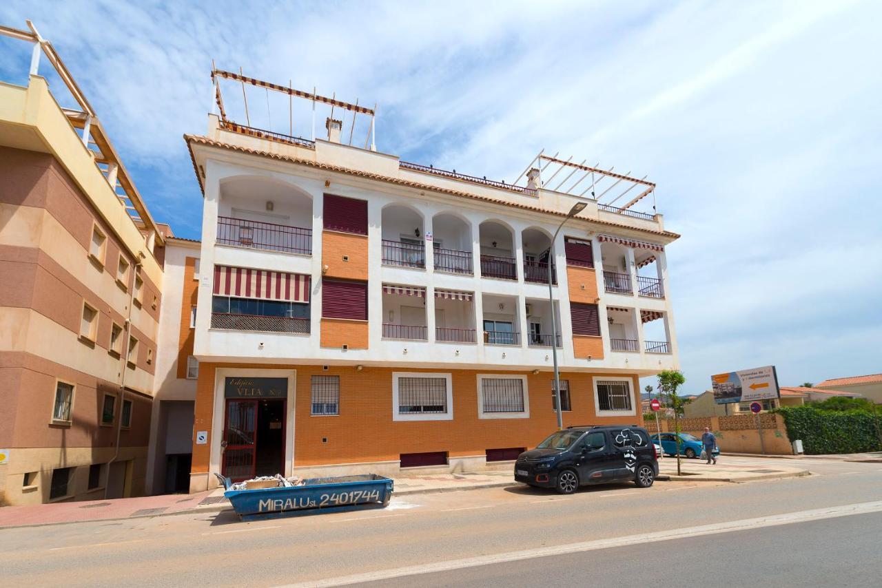 Estupendo apartamento en segunda línea de playa Torre de Benagalbon Exterior foto