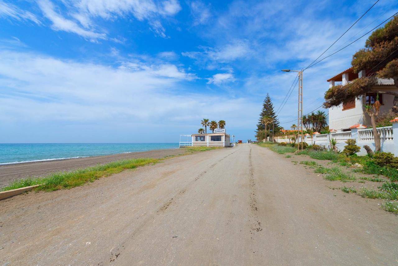 Estupendo apartamento en segunda línea de playa Torre de Benagalbon Exterior foto